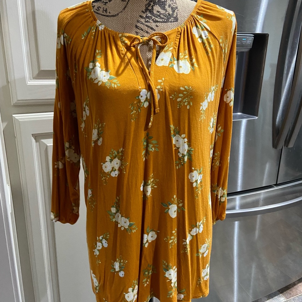 🎉🎉SOLD EUC Lularoe Peasant Top